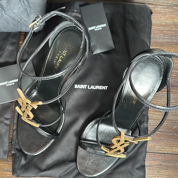 Saint Laurent PATENT LEATHER CASSANDRA SANDALS IN NIOR! SIZE 39! GREAT CONDITION - Picture 10 of 15